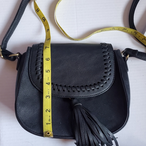 Black tassel crossbody  bag - Picture 5 of 7